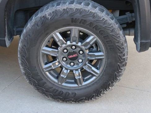 Used 2024 GMC Sierra 1500 AT4X image 29