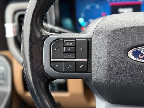 Used 2023 Ford F350 Lariat image 13