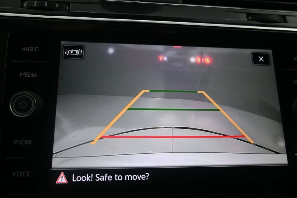 Used 2022 Volkswagen Tiguan SE FWD image 25