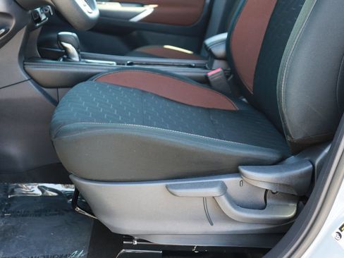 Used 2024 Nissan Kicks SR FWD image 11