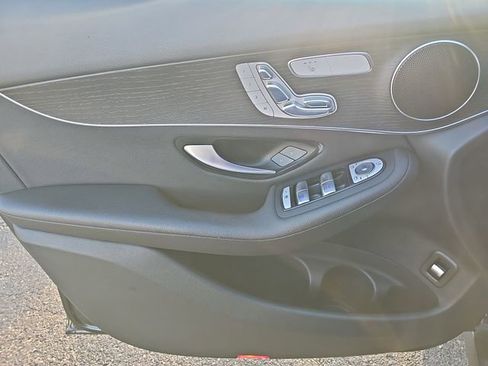 Used 2022 Mercedes-Benz GLC 300 4MATIC image 22