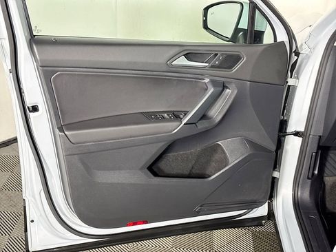 Used 2019 Volkswagen Tiguan SE AWD/4WD image 10