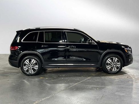 Used 2025 Mercedes-Benz GLB 250 4MATIC image 3