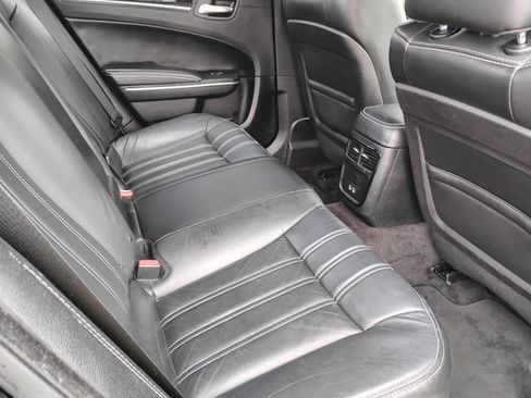 Used 2018 Chrysler 300 S w/ S Model Appearance Package AWD/4WD image 19