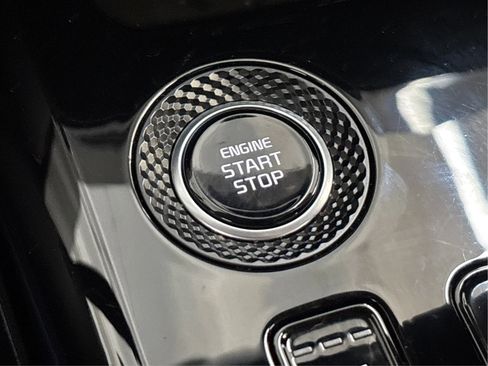 Used 2023 Kia Niro EX image 39