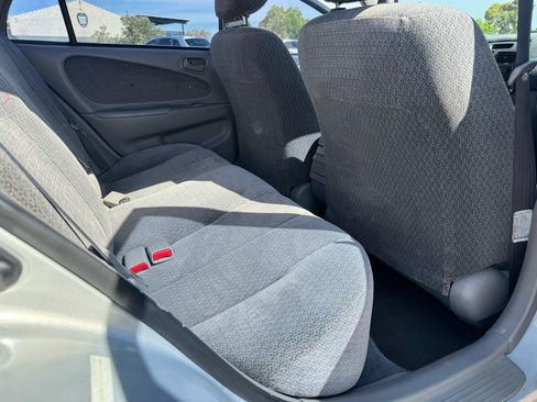 Used 2002 Toyota Corolla CE FWD image 40