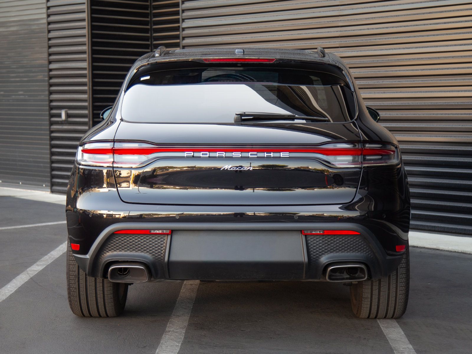Certified 2026 Porsche Macan AWD/4WD image 6