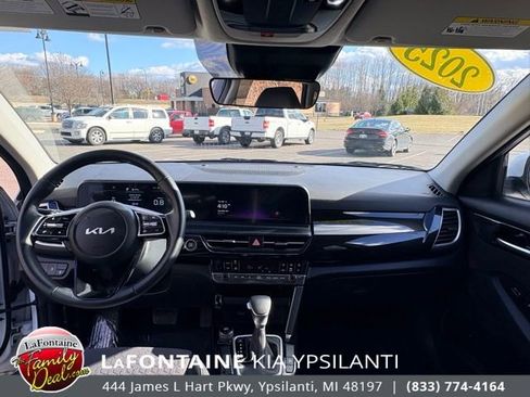 Used 2025 Kia Seltos S image 12