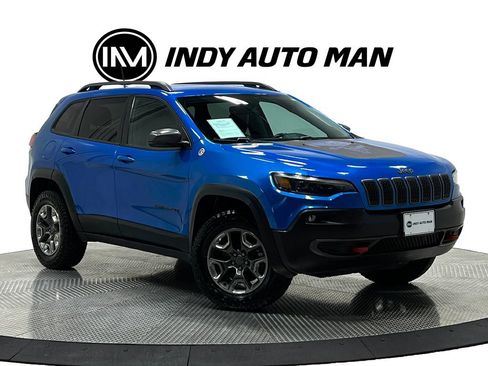 Used 2019 Jeep Cherokee Trailhawk AWD/4WD image 2
