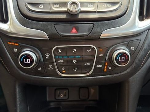 Used 2018 Chevrolet Equinox Premier AWD/4WD image 32