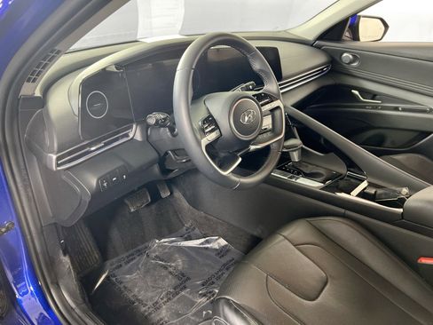 Used 2023 Hyundai Elantra Limited w/ Cargo Package FWD image 9