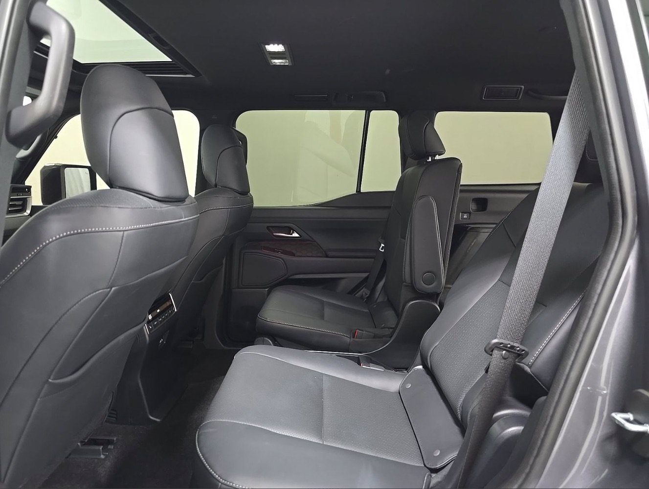Used 2026 Lexus GX 550 w/ Cold Area Package AWD/4WD image 8