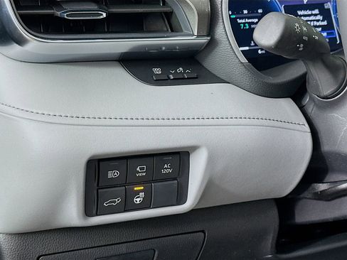 New 2026 Toyota Highlander Limited image 10