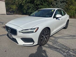 Used 2020 Volvo S60 T6 Momentum image 1