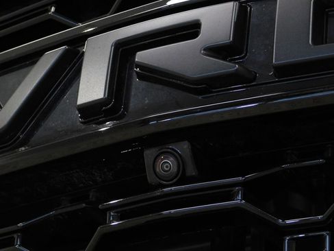 Used 2024 Chevrolet Tahoe Premier w/ Premium Package image 11