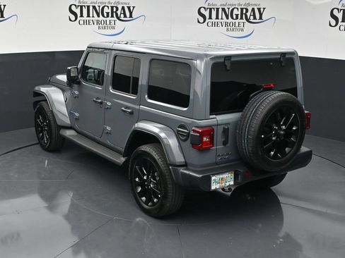 Used 2025 Jeep Wrangler Unlimited Sahara AWD/4WD image 16