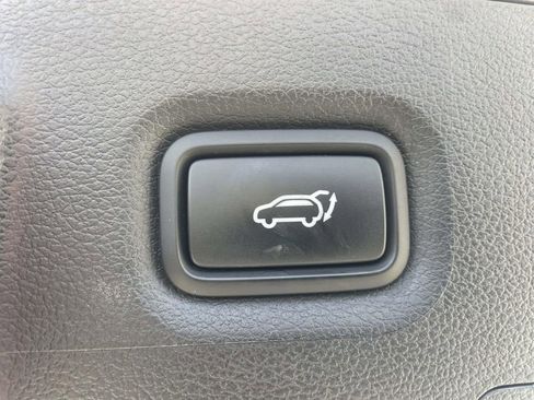 Used 2022 Hyundai Santa Fe Limited AWD/4WD image 9
