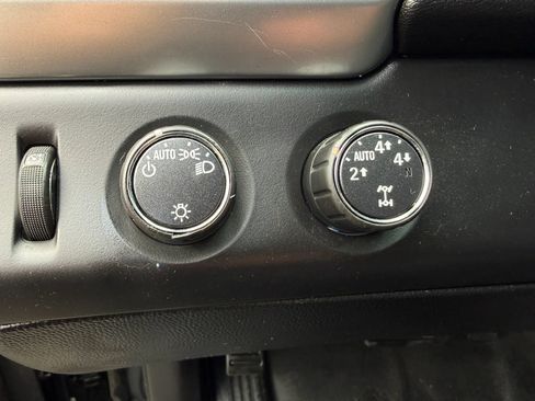 Used 2015 Chevrolet Tahoe 4WD image 25
