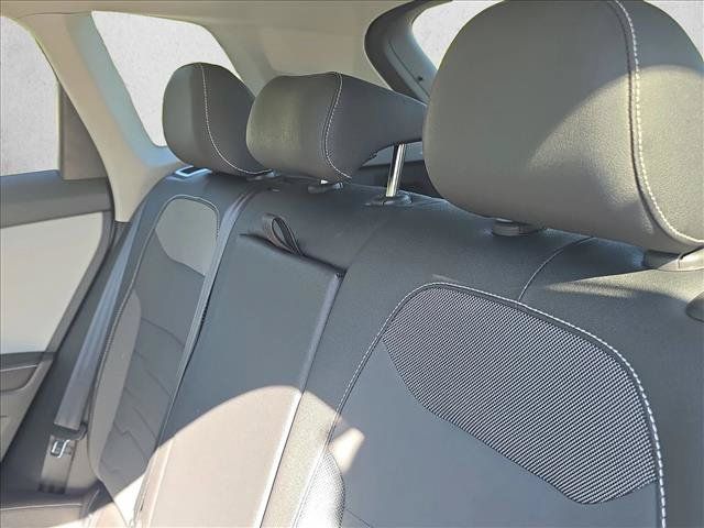 New 2026 Volkswagen Taos SE FWD image 18