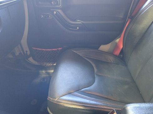 Used 2017 Jeep Wrangler Unlimited Rubicon w/ Quick Order Package 24Z Recon image 19