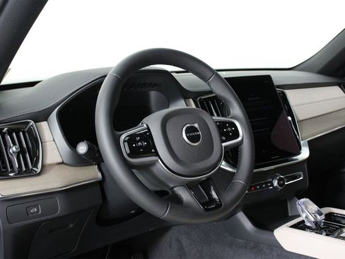 New 2026 Volvo XC90 B6 Plus w/ Protection Package Premier image 8