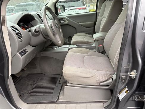 Used 2020 Nissan Frontier SV w/ Midnight Edition Floor Mats image 15