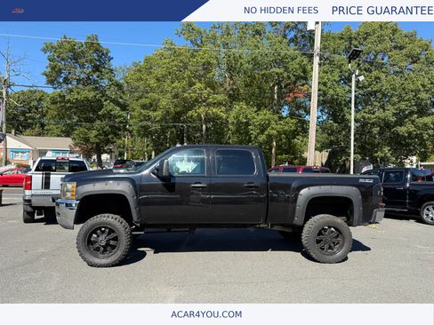 Used 2010 Chevrolet Silverado 2500 LT w/ Interior Plus Package AWD/4WD image 2
