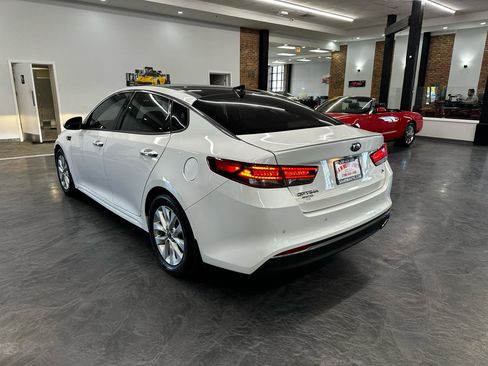 Used 2018 Kia Optima S w/ Panoramic Sunroof Package FWD image 7