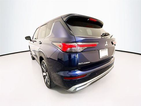 Used 2025 Mitsubishi Outlander SE FWD image 28