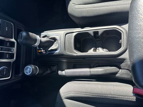 Used 2022 Jeep Wrangler Unlimited Sport image 28