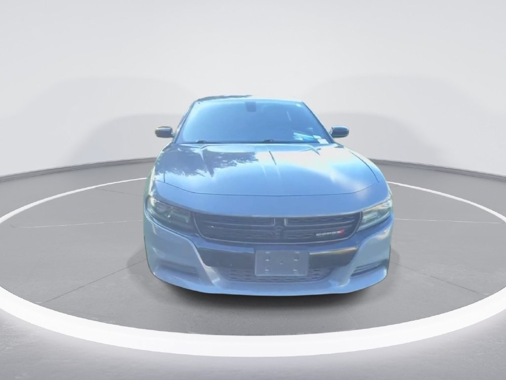 Used 2019 Dodge Charger SXT w/ Blacktop Package RWD image 3
