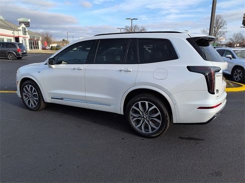 Used 2024 Cadillac XT6 Sport w/ Technology Package image 4