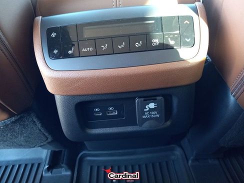 Used 2024 Nissan Pathfinder Platinum w/ Lighting Package (N93) image 23