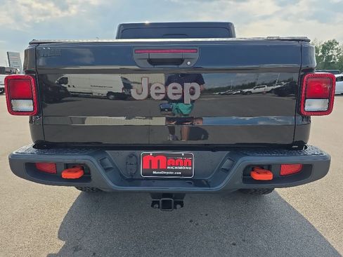 Used 2021 Jeep Gladiator Mojave AWD/4WD image 6