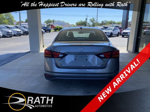 Used 2024 Nissan Altima 2.5 SV AWD/4WD image 7