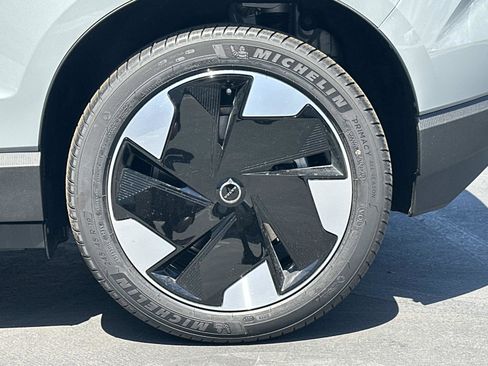 New 2026 Volvo EX30 Plus w/ Climate Package image 23