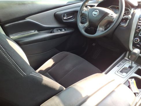 Used 2020 Nissan Murano S w/ Technology Package FWD image 9