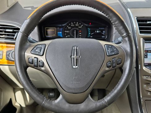 Used 2012 Lincoln MKX FWD image 20
