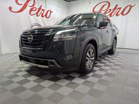 Certified 2023 Nissan Pathfinder SL w/ Black Appearance Package FWD image 1