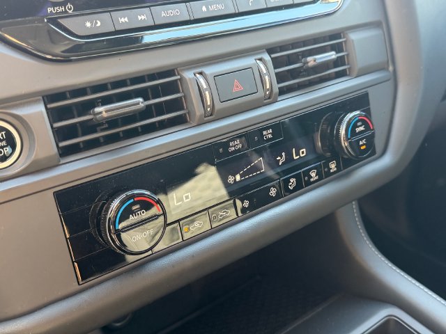 Used 2023 Nissan Pathfinder S FWD image 22