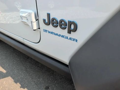 Used 2023 Jeep Wrangler Unlimited Rubicon 4xe w/ Cold Weather Group AWD/4WD image 20