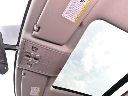 Used 2023 Volkswagen Atlas SE w/ Panoramic Sunroof Package image 21