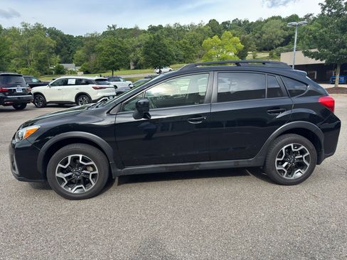 Used 2017 Subaru Crosstrek 2.0i Premium w/ Popular Package #2 AWD/4WD image 3