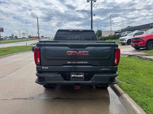 Used 2021 GMC Sierra 1500 AT4 w/ Technology Package AWD/4WD image 4
