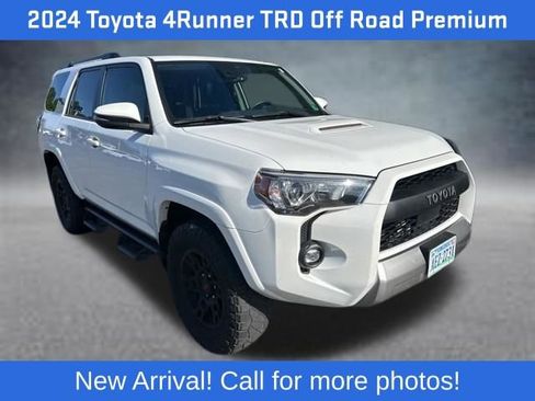 Used 2024 Toyota 4Runner TRD Off-Road Premium w/ Moonroof Package AWD/4WD image 2