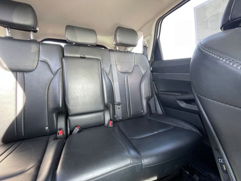 Used 2024 Kia Sorento S FWD image 40
