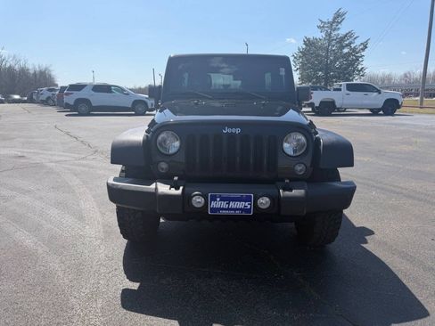 Used 2018 Jeep Wrangler Unlimited Sport S AWD/4WD image 4