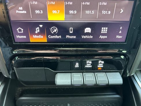 Used 2025 RAM 1500 Big Horn AWD/4WD image 30