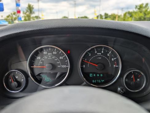 Used 2016 Jeep Wrangler Unlimited Sahara w/ Connectivity Group AWD/4WD image 21