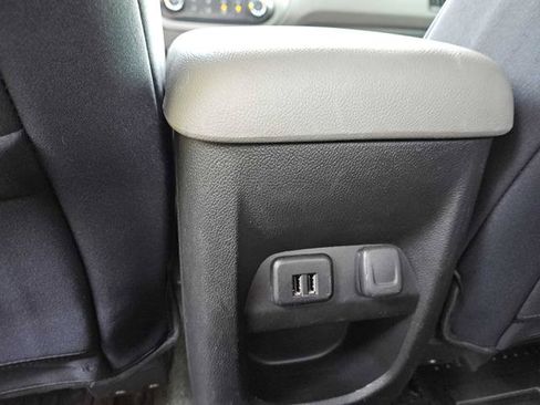 Used 2015 Chevrolet Colorado LT AWD/4WD image 29